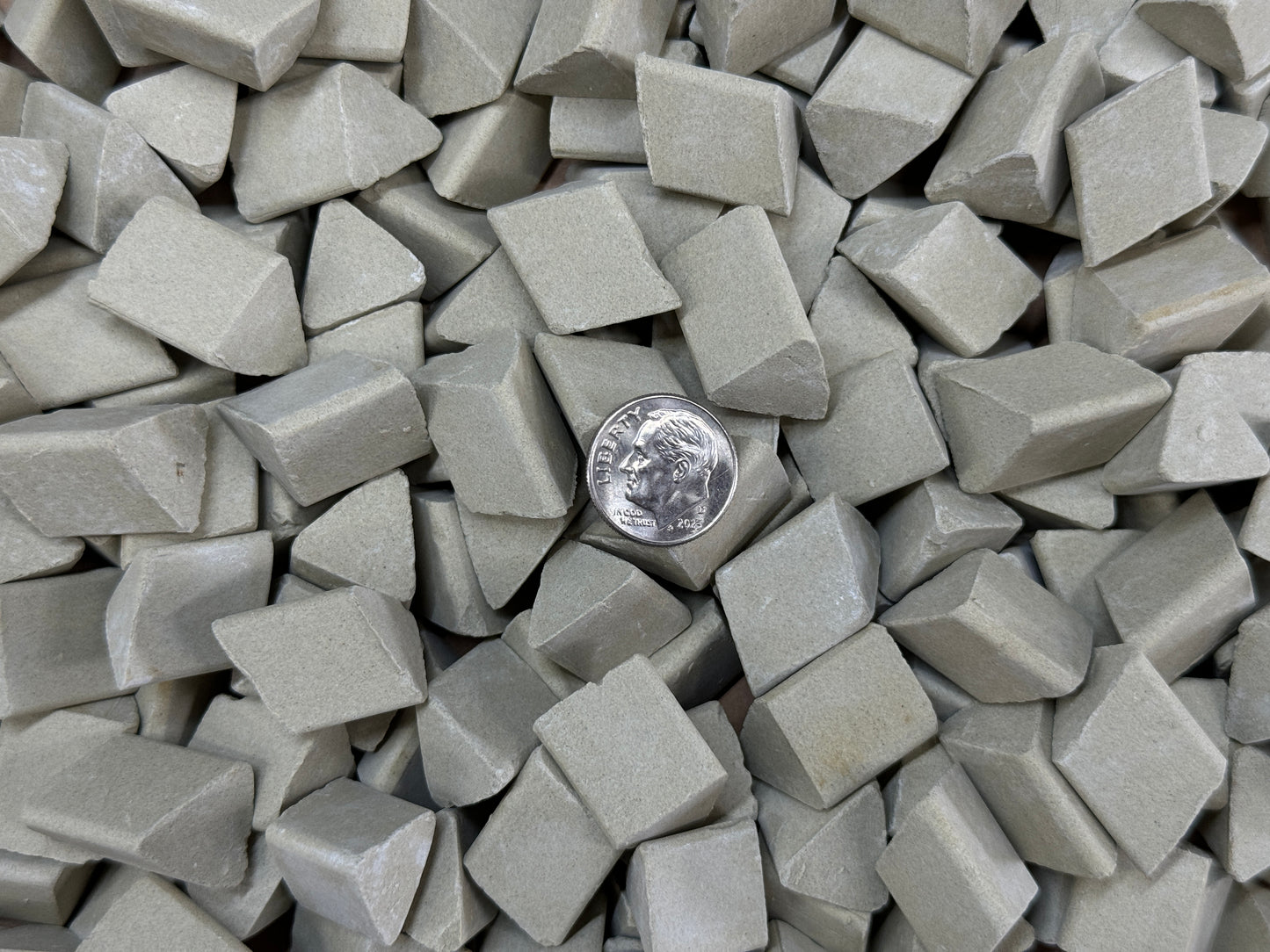 Media - Ceramic 7/8 X 7/8 Angle Cut Triangle - 120c for Titanium