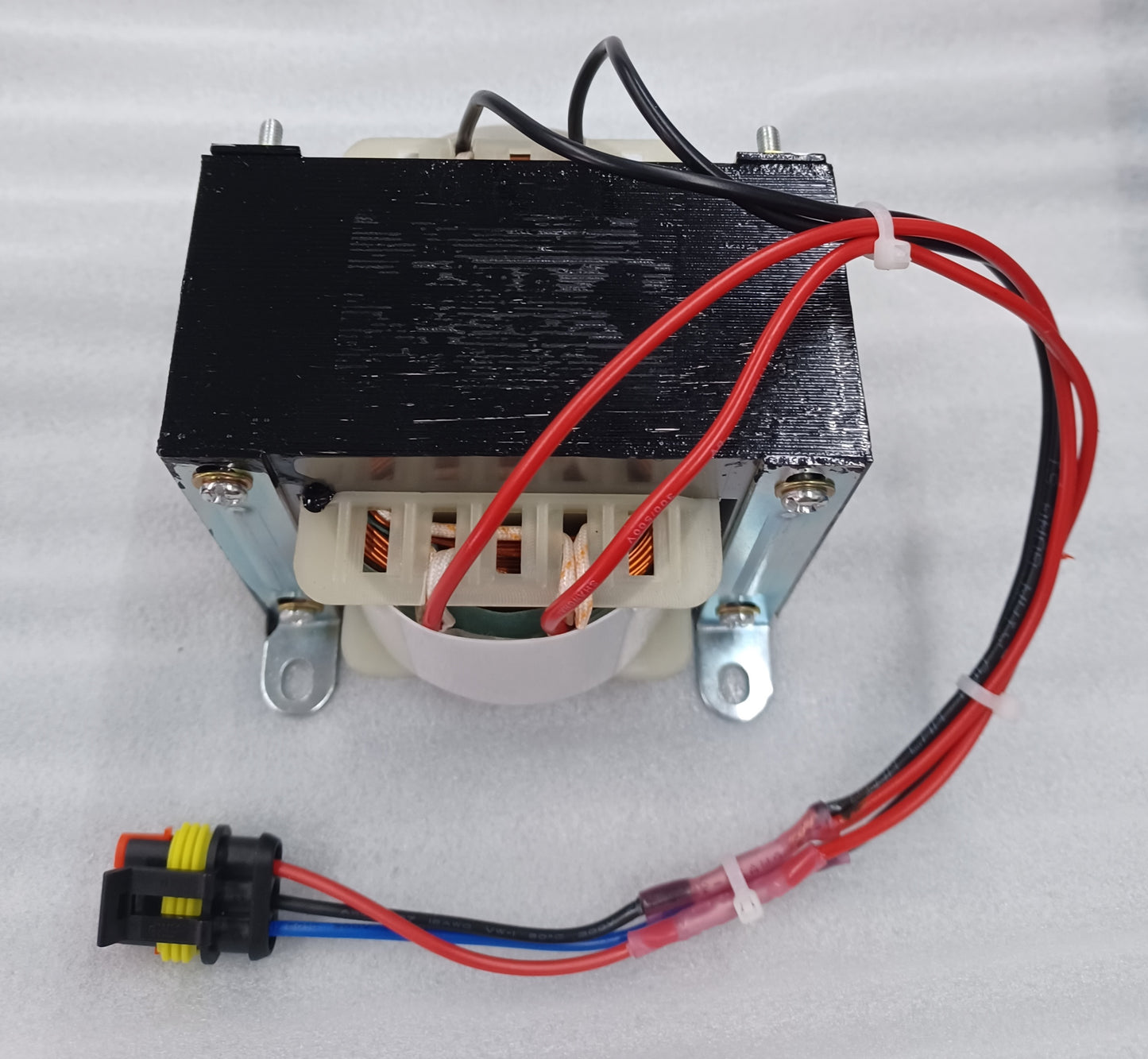 Transformer - Single Phase 750 watt 120V to 220V